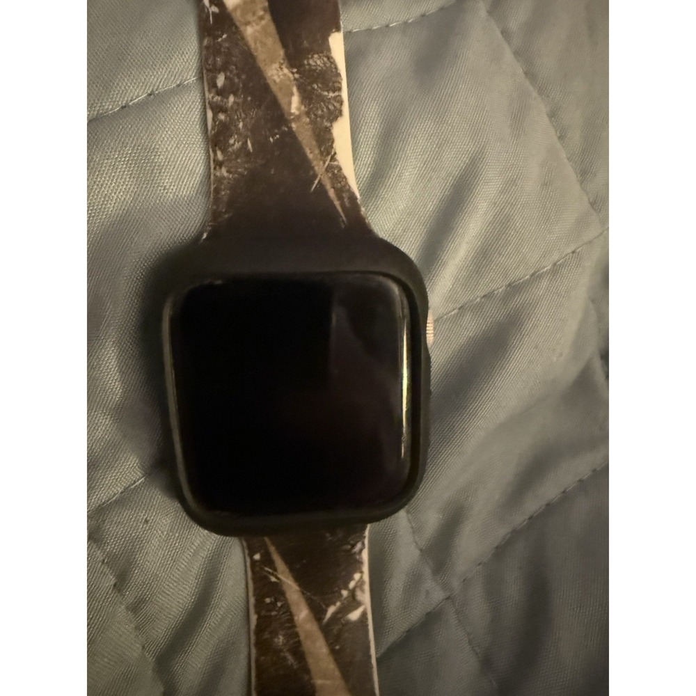 Apple Watch Series 7 45mm Starlight Aluminum (GPS + Cellular)